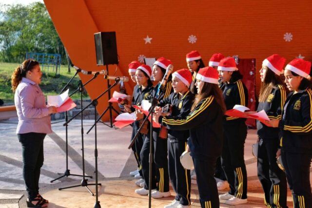 CPB-058-2025.-El-TAMUX-dara-inicio-a-la-magia-navidena-con-el-festival-Rompo-pom-pom-2025-3